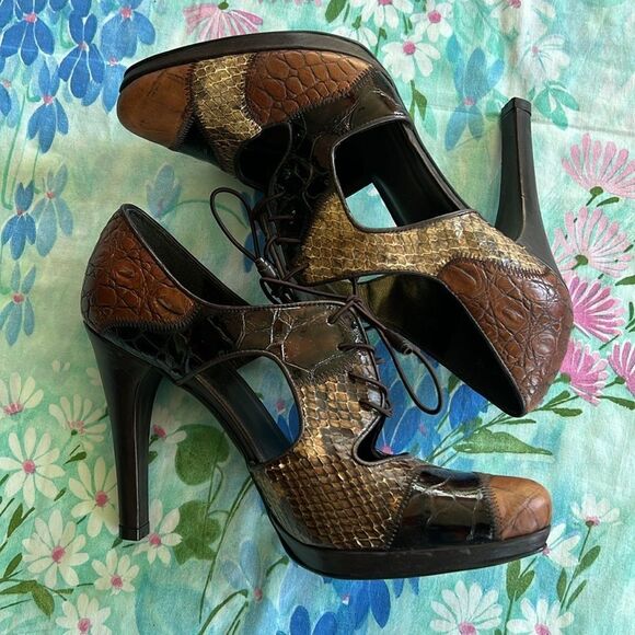 Stuart Weitzman Mixed Leather Tuxedo Lace Up Heels - 8 M (?) - Picture 2 of 16